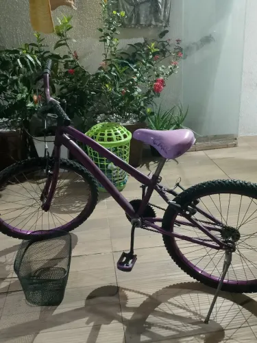 Bicicleta Aro 26 Feminina com Cesta,Usada e Funcionando
