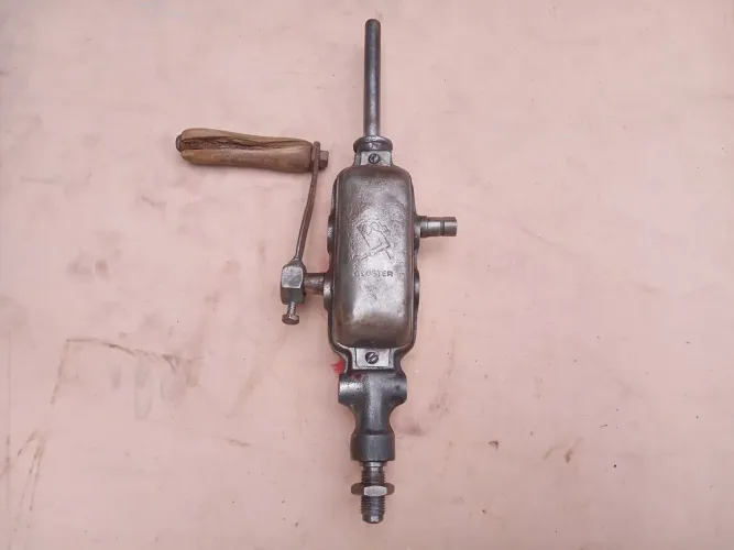 Furadeira antiga manual gloster