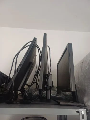 3 Monitores Full HD