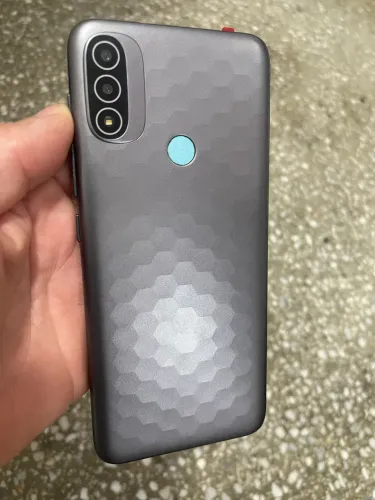 Vendo um Celular Motorola Moto E20 Xt2155 32 Gb Mem Int 2gb Ram