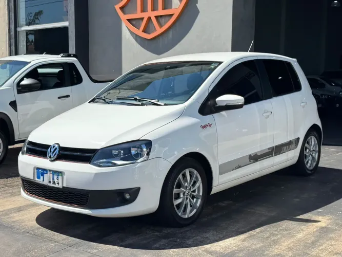 Volkswagen Fox Rock IN RIO 1.6 MI Total Flex 8V 5P 2014