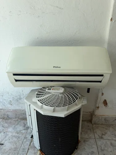 Ar condicionado 12 mil btus, instalada com garantia de 3 meses !!!
