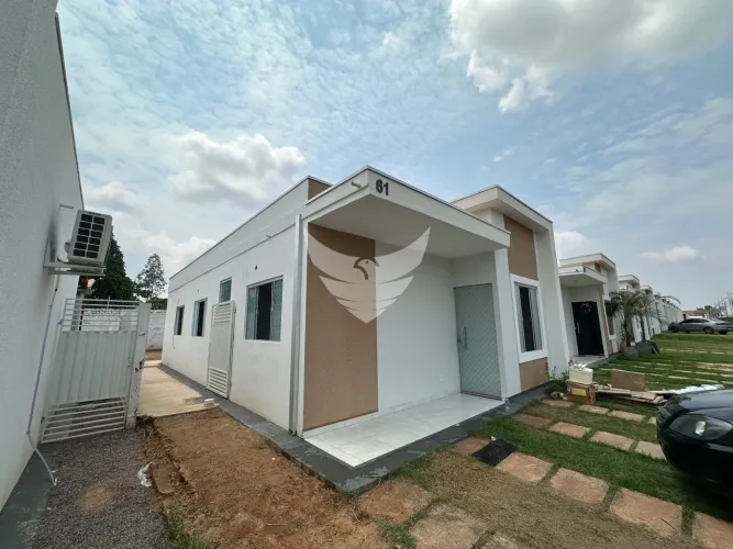 EXCELENTE CASA EM CONDOMINIO FECHADO