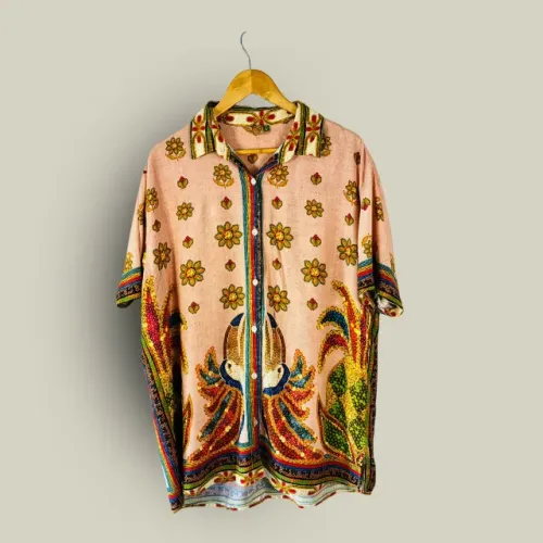 Camisa Farm estampada com paetês e bordados ? Tamanho G