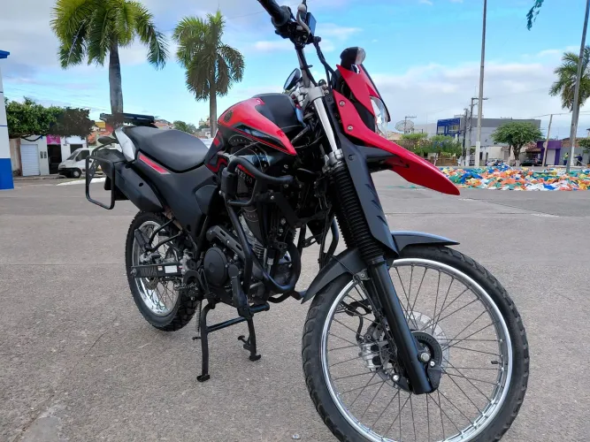 Moto Lander 250 flex completa com protetor de carenagens