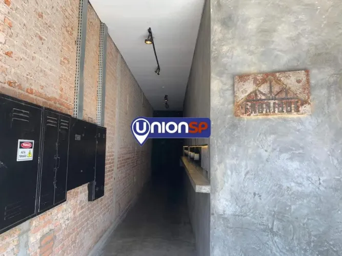 Galpão na Rua Barra Funda, 1071 600 m²