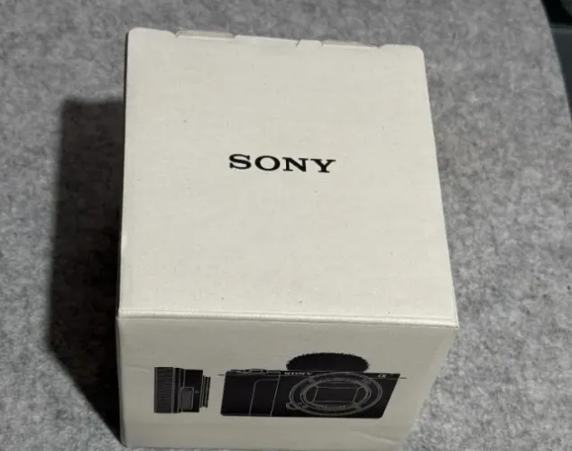 Câmera Sony ZE-E10 Mark II + lente PZ 16-50