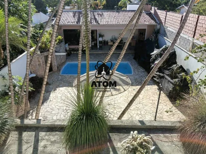 Casa em via publica com piscina, varanda gourmet disponível para locação em Taubaté