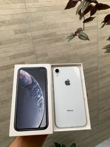 iPhone XR 64GB branco todo original