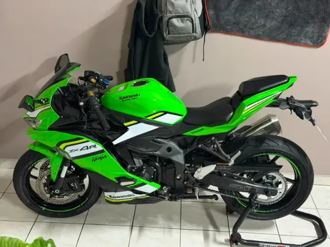 Kawasaki Ninja ZX-4R ? 5.000 km, toda original, com garantia de fábrica!
