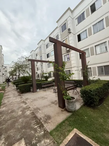 Aluga-se Apartamento semi-mobilado