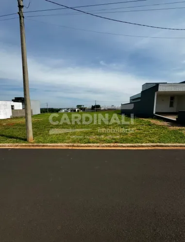 Terreno em condomínio fechado, com excelente localização.