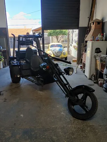 VENDE-SE TRICICLO (DOIS) 2 LUGARES