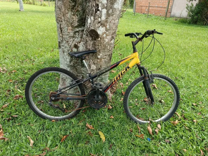 Bicicleta axess track 24