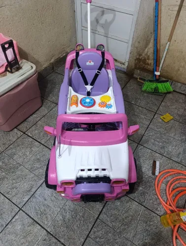 Vendo carro infatil menina