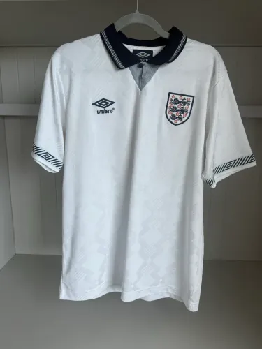 Camisa da Inglaterra em estado de nova (c/garantia OLX)
