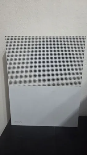 Xbox Usado ( Apenas um controle profissional com bastante drift no analógico esquerdo )