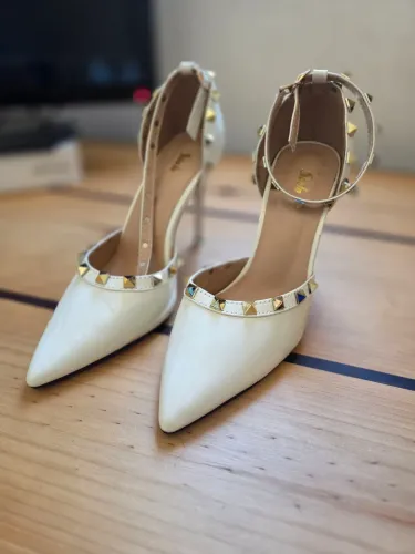 Scarpin branco 36