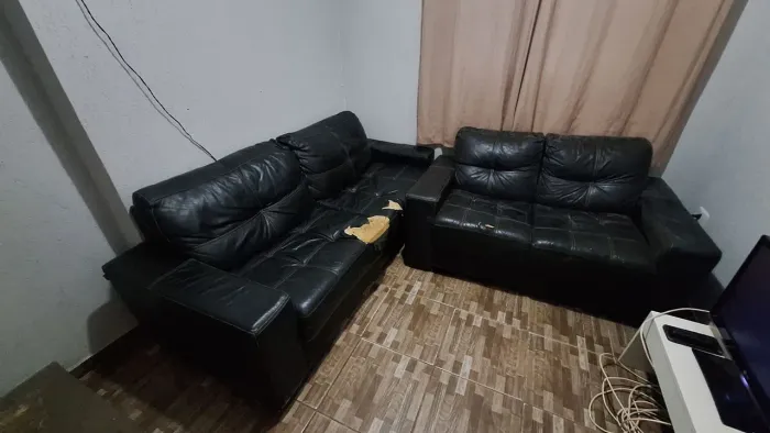 Sofá 2 e 3 lugares DOAÇÃO 
