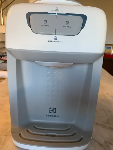 Bebedouro de Água Electrolux Branco com Refrigeração Eletrônica (BE11B)