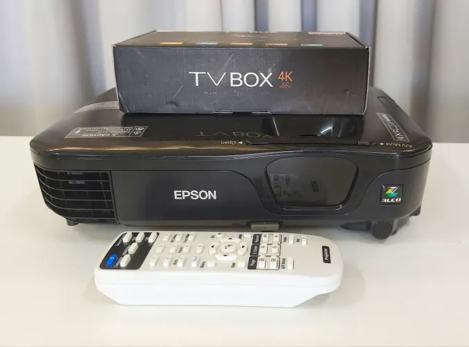 Projetor Epson com SISTEMA SMART NETFLIX YOUTUBE +