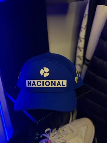 Vendo boné Ayrton Senna