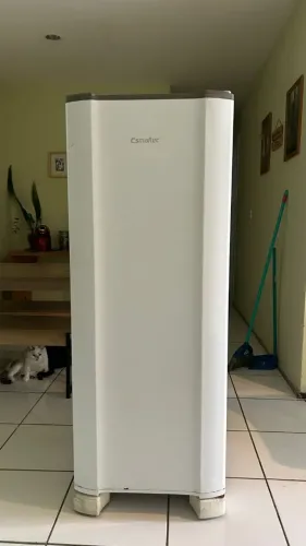 Geladeira / Refrigerador Defrost Branca 245L 220V - ROC31R - Esmaltec