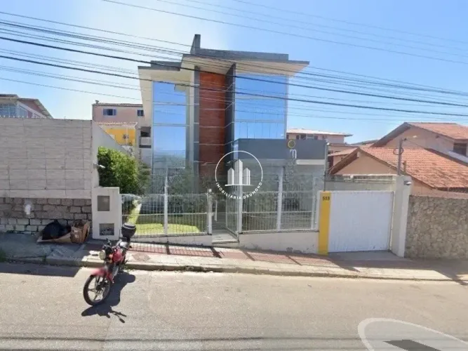 Casa com 3 Quartos sendo 3 suítes 233 m² Estreito