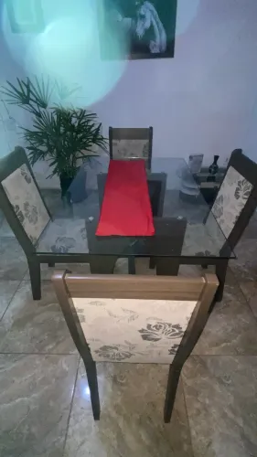 Mesa de vidro 4 cadeiras 