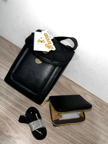 bolsa feminina preta, estilo mini backpack/mochilinha, transversal com carteira inclusa.