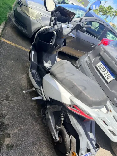 Moto Voltz Top