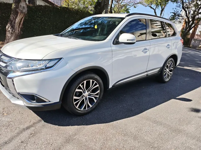 Mitsubishi Outlander 2.0 16V 160cv Aut. 2016