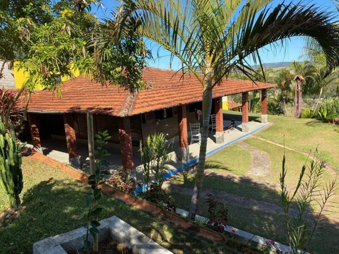 Chácara à Venda - Parque Flamboyant, Amparo - 1.800m2 - 2 Quartos