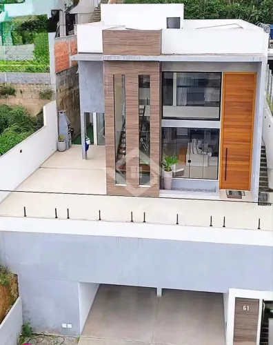 Casa 3 Suítes com 220m² na Tijuca em Teresópolis Região Serrana RJ