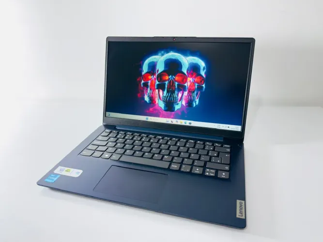 Notebook Lenovo I5-12th-16GB Ram-SSD 256GB Nvme-Iris-Xe-Tela 14HD