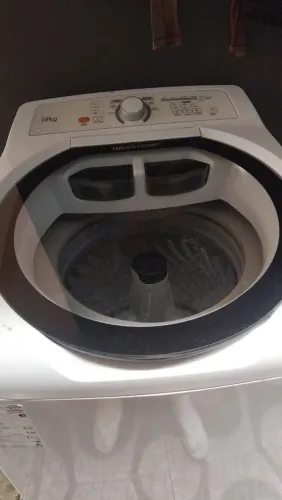 Vende-se uma linda máquina brastemp de 12 kg 220 voltes.