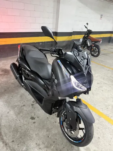 Yamaha Xmax 2022