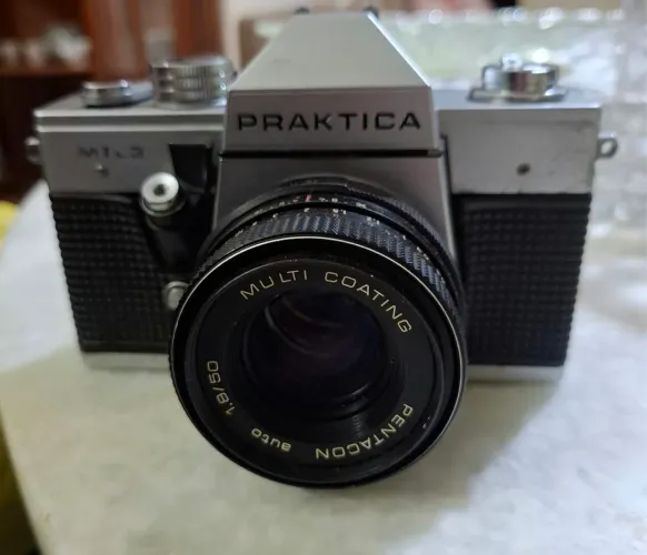 Praktica MTL 3 (Câmera SLR de filme 35mm)