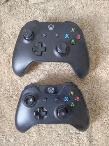 2 Controle Xbox One.