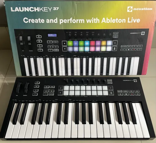 Controlador Novation Launchkey 37 MK3