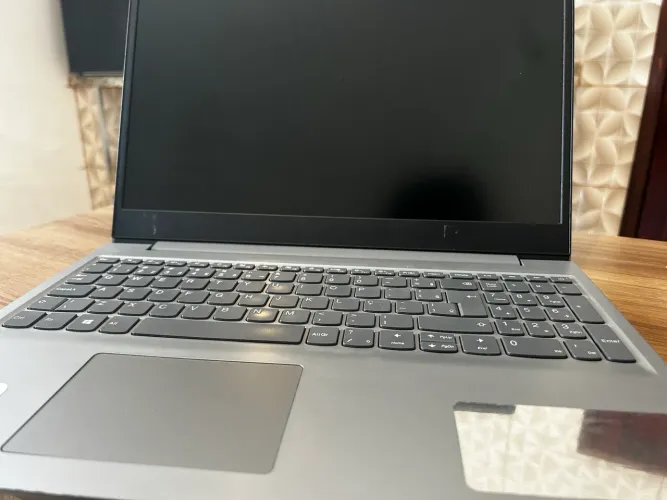Notebook Lenovo Ideapad S145 | Intel i7 10ª Geração | 20GB RAM | SSD 256GB | Seminovo