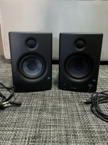 Par Monitores Estúdio Eris 4.5 Presonus Fender Cor Preto