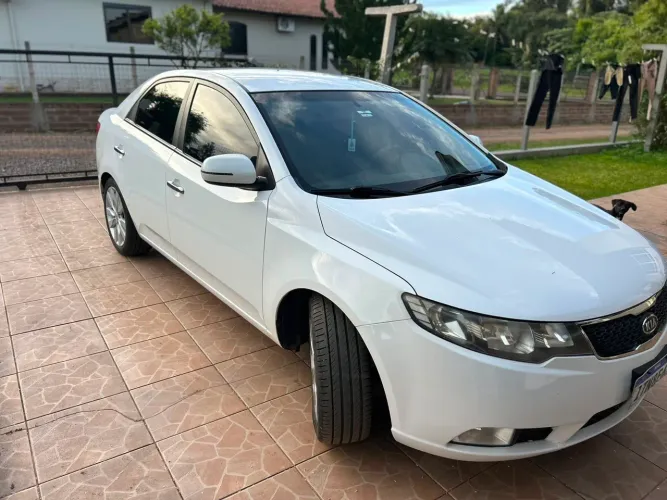 Kia Motors Cerato 1.6 16V Aut. 2013