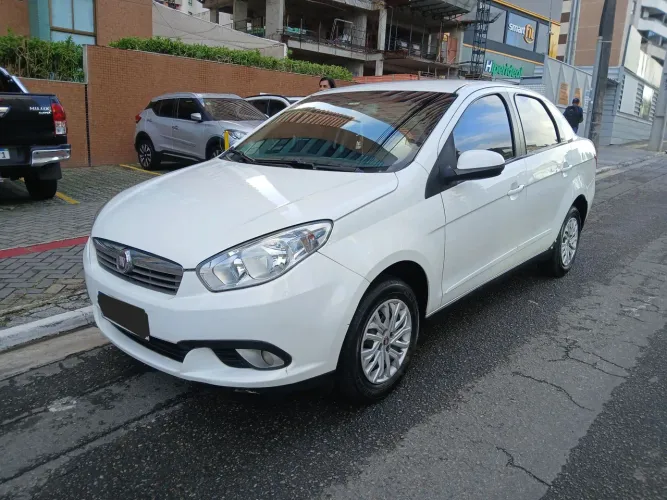 Fiat Grand Siena Attrac. 1.4 EVO F.flex 8V 2013