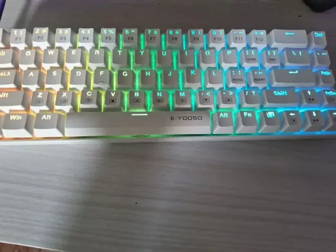 Teclado mecanico E-Yooso Z686 branco muito novo