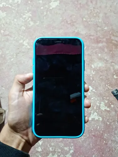 Vendo iPhone xr quebrado 