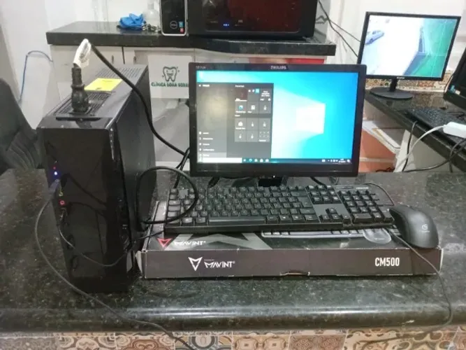 Computador completo processador i3    ,  4 giga de memoria ,  HD 500 , monitor de 14 pol.