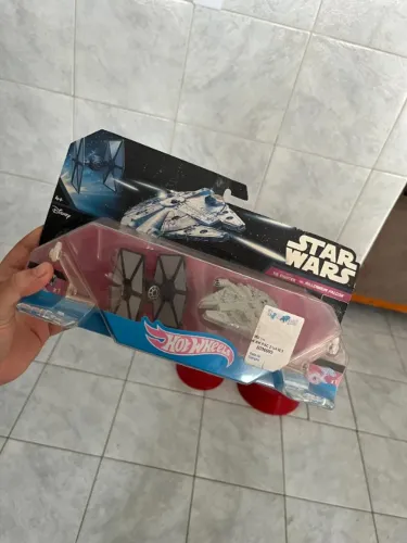 Pack Hot Wheels Star Wars - Millennium Falcon & TIE Fighter (Lacrado)