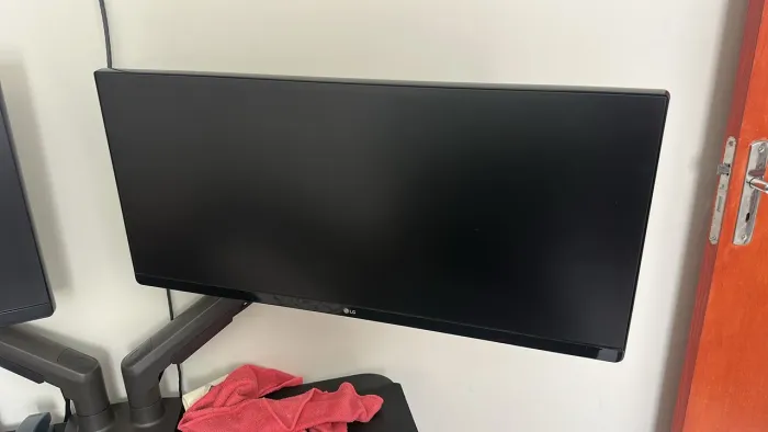 Monitor UltraWide 25?- LG