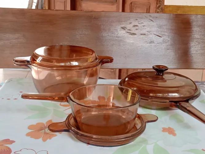 Vendo essas panelas Vision. Raridade, só quem cozinha sabe o que estou falando.